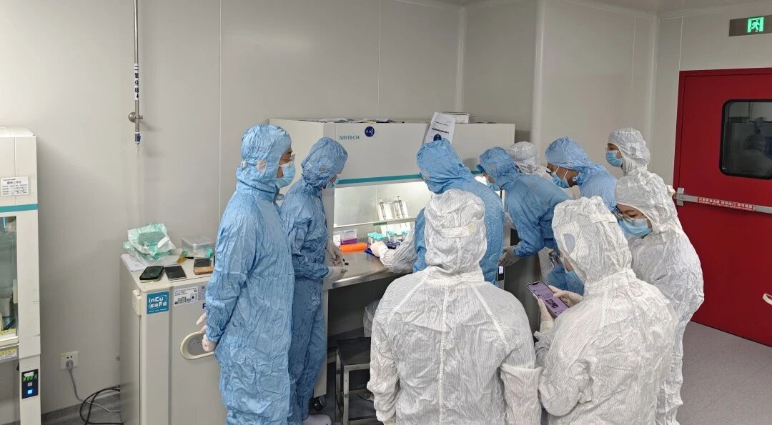 9889EB9D4487167A1B24BA211ECF9E31